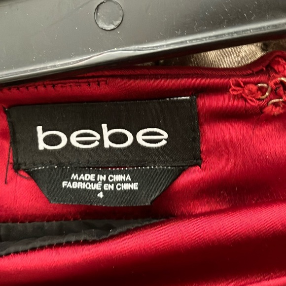 Bebe Red Satin Skirt
Size 4 - Picture 7 of 8